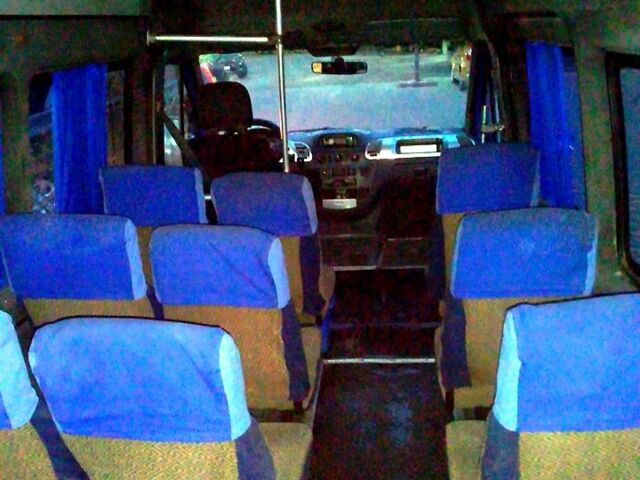 Синий Мерседес Sprinter, объемом двигателя 2.1 л и пробегом 400 тыс. км за 9300 $, фото 4 на Automoto.ua