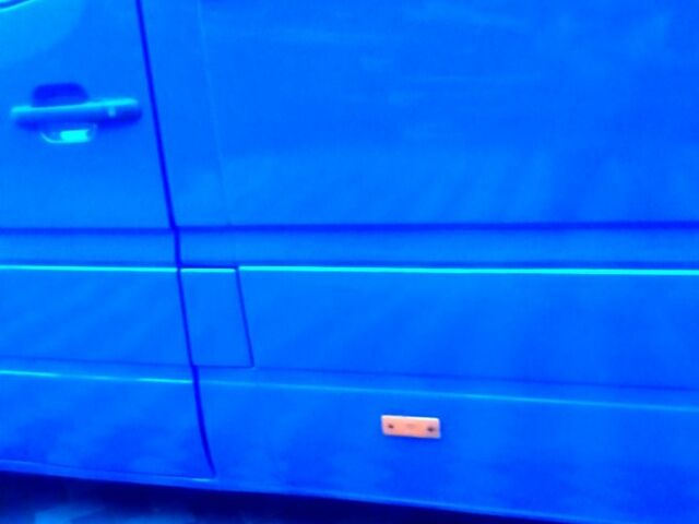 Синий Мерседес Sprinter, объемом двигателя 2.1 л и пробегом 400 тыс. км за 9300 $, фото 11 на Automoto.ua