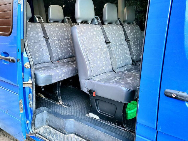Синій Мерседес Sprinter, об'ємом двигуна 2 л та пробігом 240 тис. км за 8000 $, фото 4 на Automoto.ua