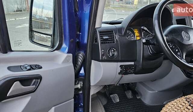 Синий Мерседес Sprinter, объемом двигателя 3 л и пробегом 652 тыс. км за 22500 $, фото 3 на Automoto.ua