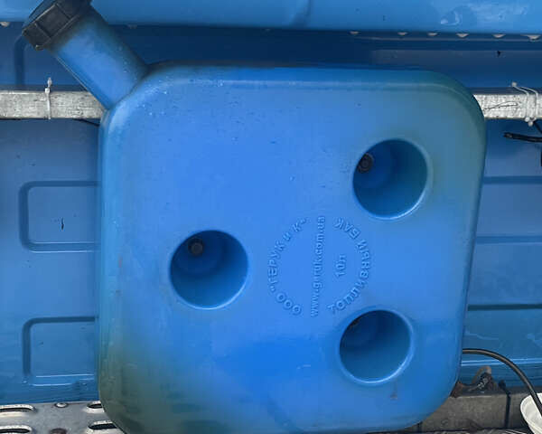 Синий Мерседес Sprinter, объемом двигателя 2.15 л и пробегом 378 тыс. км за 15000 $, фото 9 на Automoto.ua