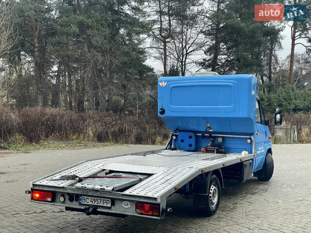 Синий Мерседес Sprinter, объемом двигателя 2.15 л и пробегом 378 тыс. км за 15000 $, фото 2 на Automoto.ua