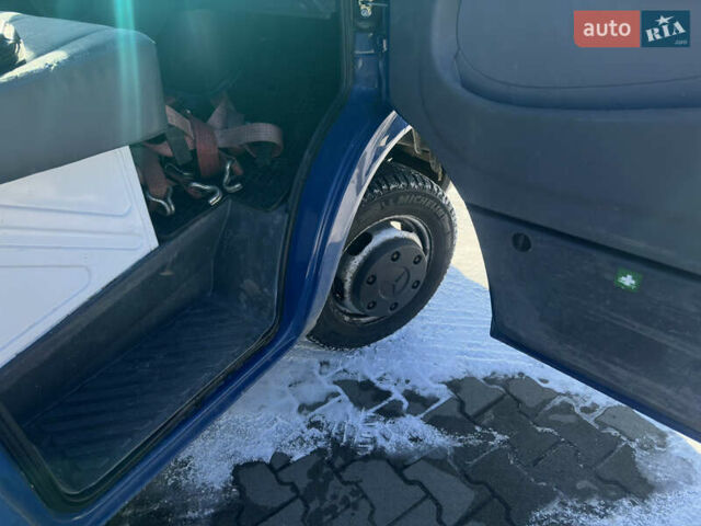 Синій Мерседес Sprinter, об'ємом двигуна 2.7 л та пробігом 210 тис. км за 15300 $, фото 15 на Automoto.ua