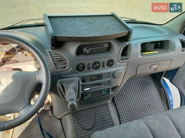 Синий Мерседес Sprinter, объемом двигателя 2.1 л и пробегом 442 тыс. км за 10900 $, фото 10 на Automoto.ua