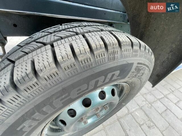 Синий Мерседес Sprinter, объемом двигателя 2.69 л и пробегом 400 тыс. км за 11500 $, фото 5 на Automoto.ua