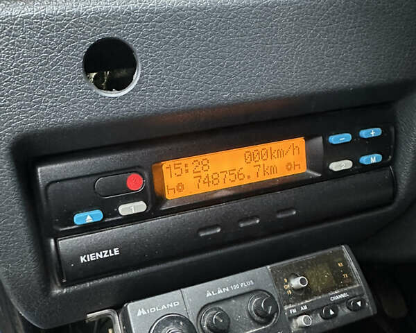 Синий Мерседес Sprinter, объемом двигателя 2.15 л и пробегом 754 тыс. км за 10500 $, фото 7 на Automoto.ua