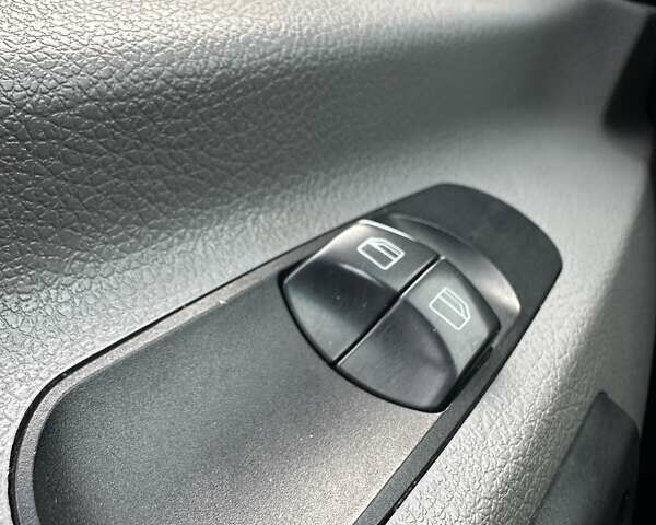 Синій Мерседес Sprinter, об'ємом двигуна 2.15 л та пробігом 528 тис. км за 22800 $, фото 38 на Automoto.ua