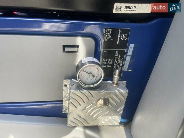 Синий Мерседес Sprinter, объемом двигателя 3 л и пробегом 359 тыс. км за 26700 $, фото 14 на Automoto.ua