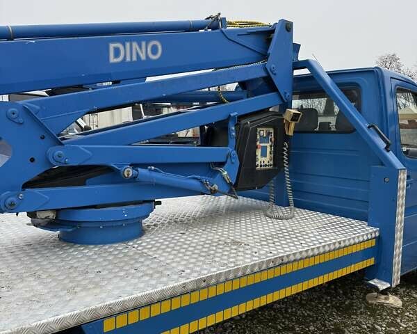 Синий Мерседес Sprinter, объемом двигателя 2.2 л и пробегом 110 тыс. км за 37000 $, фото 3 на Automoto.ua