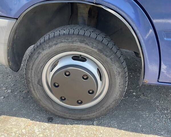 Синий Мерседес Sprinter, объемом двигателя 2.1 л и пробегом 305 тыс. км за 18800 $, фото 11 на Automoto.ua