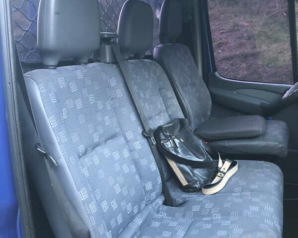 Синий Мерседес Sprinter, объемом двигателя 2.7 л и пробегом 350 тыс. км за 10999 $, фото 18 на Automoto.ua