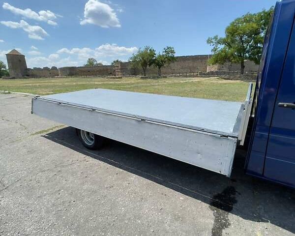Синий Мерседес Sprinter, объемом двигателя 2.1 л и пробегом 305 тыс. км за 18800 $, фото 3 на Automoto.ua