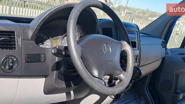 Синий Мерседес Sprinter, объемом двигателя 2.2 л и пробегом 199 тыс. км за 16900 $, фото 18 на Automoto.ua