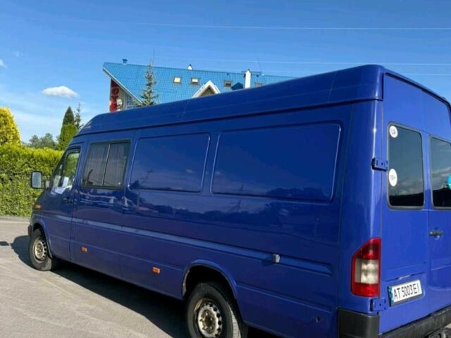 Синий Мерседес Sprinter, объемом двигателя 2.7 л и пробегом 503 тыс. км за 8600 $, фото 4 на Automoto.ua