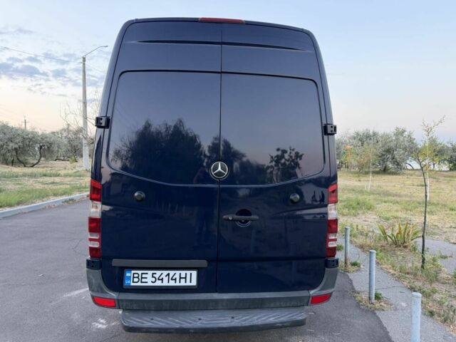 Синий Мерседес Sprinter, объемом двигателя 2.2 л и пробегом 296 тыс. км за 17029 $, фото 2 на Automoto.ua