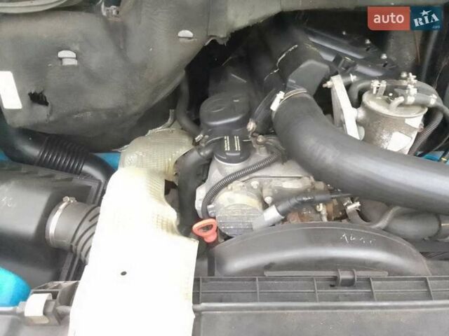 Синий Мерседес Sprinter, объемом двигателя 2.2 л и пробегом 251 тыс. км за 15900 $, фото 4 на Automoto.ua