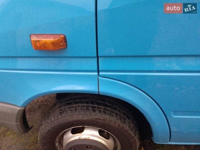 Синий Мерседес Sprinter, объемом двигателя 2.2 л и пробегом 251 тыс. км за 15900 $, фото 24 на Automoto.ua