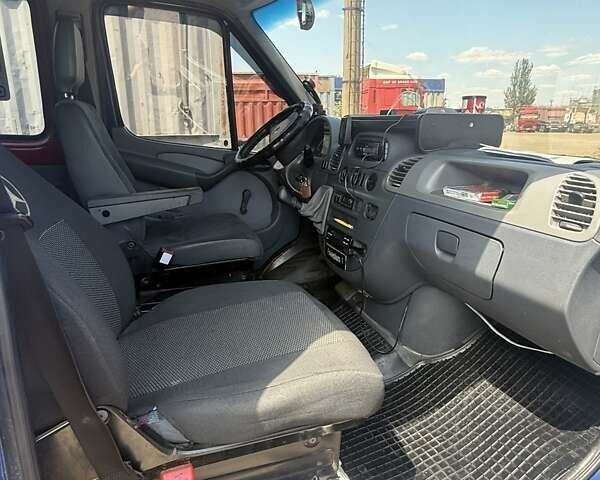 Синий Мерседес Sprinter, объемом двигателя 2.69 л и пробегом 600 тыс. км за 18500 $, фото 5 на Automoto.ua