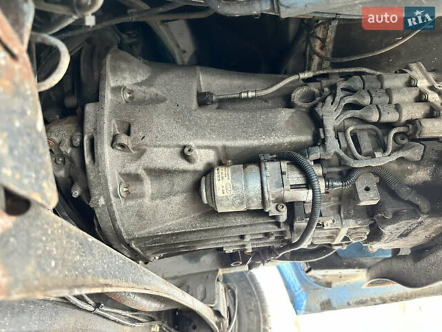 Синий Мерседес Sprinter, объемом двигателя 2.69 л и пробегом 350 тыс. км за 15900 $, фото 63 на Automoto.ua