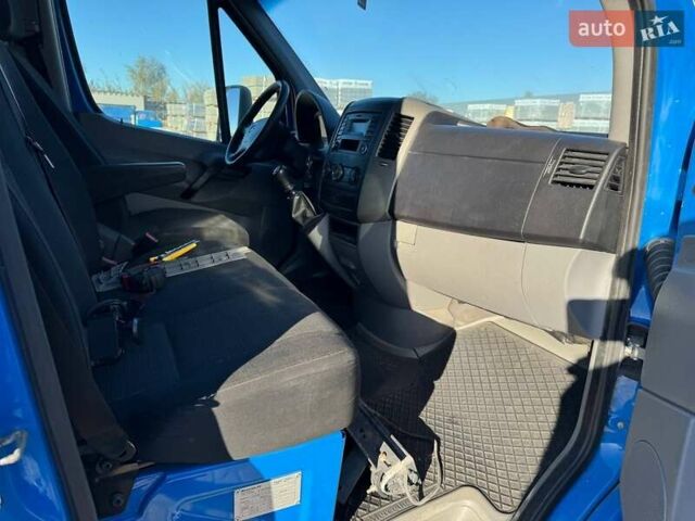 Синій Мерседес Sprinter, об'ємом двигуна 2.14 л та пробігом 330 тис. км за 18999 $, фото 7 на Automoto.ua