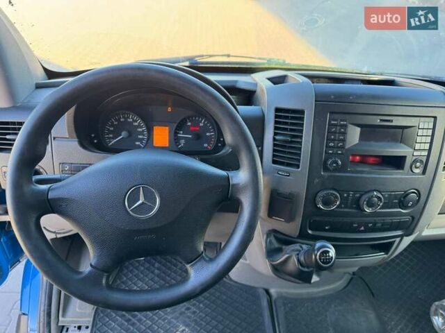 Синій Мерседес Sprinter, об'ємом двигуна 2.14 л та пробігом 330 тис. км за 18999 $, фото 8 на Automoto.ua