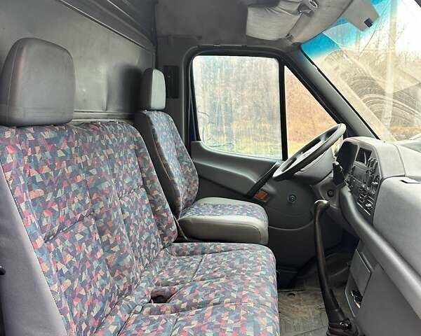 Синій Мерседес Sprinter, об'ємом двигуна 2.9 л та пробігом 669 тис. км за 4800 $, фото 7 на Automoto.ua