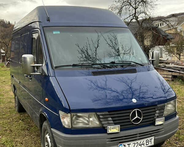 Синий Мерседес Sprinter, объемом двигателя 2.87 л и пробегом 600 тыс. км за 5950 $, фото 2 на Automoto.ua