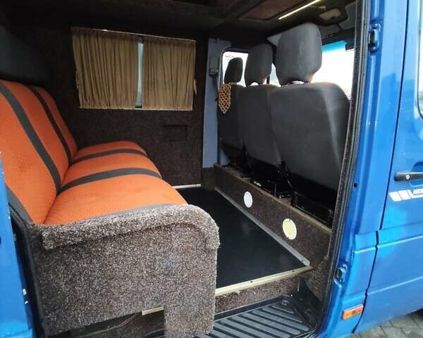 Синий Мерседес Sprinter, объемом двигателя 2.9 л и пробегом 497 тыс. км за 6890 $, фото 4 на Automoto.ua