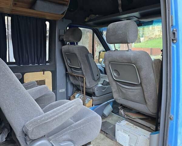 Синий Мерседес Sprinter, объемом двигателя 2.87 л и пробегом 878 тыс. км за 4950 $, фото 6 на Automoto.ua