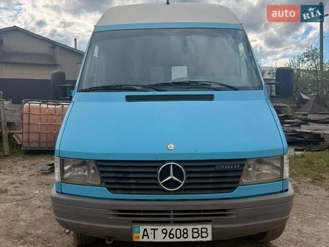 Синий Мерседес Sprinter, объемом двигателя 2.3 л и пробегом 500 тыс. км за 4700 $, фото 2 на Automoto.ua