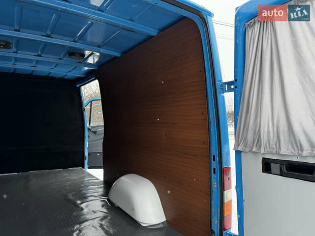 Синий Мерседес Sprinter, объемом двигателя 2.15 л и пробегом 314 тыс. км за 7200 $, фото 75 на Automoto.ua