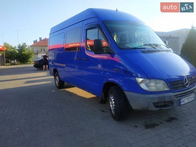 Синий Мерседес Sprinter, объемом двигателя 2.69 л и пробегом 650 тыс. км за 6300 $, фото 2 на Automoto.ua