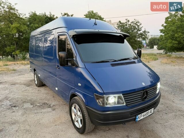 Синий Мерседес Sprinter, объемом двигателя 2.9 л и пробегом 718 тыс. км за 9000 $, фото 6 на Automoto.ua
