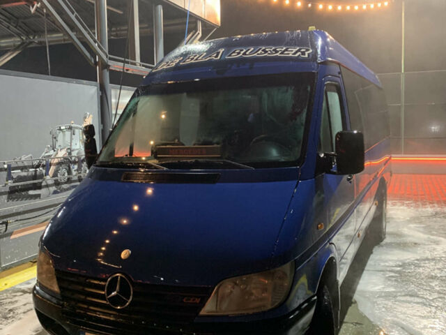 Синий Мерседес Sprinter, объемом двигателя 2.15 л и пробегом 700 тыс. км за 12300 $, фото 13 на Automoto.ua