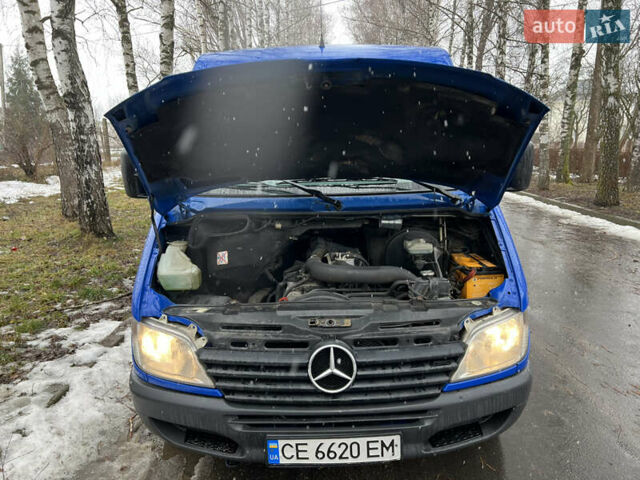 Синий Мерседес Sprinter, объемом двигателя 2.2 л и пробегом 375 тыс. км за 8500 $, фото 4 на Automoto.ua