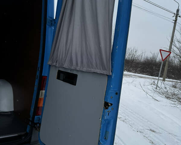 Синий Мерседес Sprinter, объемом двигателя 2.15 л и пробегом 314 тыс. км за 7200 $, фото 74 на Automoto.ua