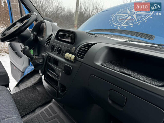 Синий Мерседес Sprinter, объемом двигателя 2.15 л и пробегом 314 тыс. км за 7200 $, фото 61 на Automoto.ua