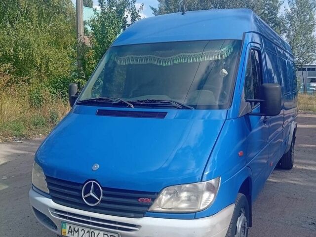 Синий Мерседес Sprinter, объемом двигателя 0 л и пробегом 4 тыс. км за 10500 $, фото 10 на Automoto.ua