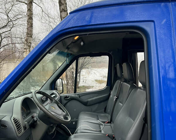 Синий Мерседес Sprinter, объемом двигателя 2.2 л и пробегом 375 тыс. км за 8500 $, фото 8 на Automoto.ua