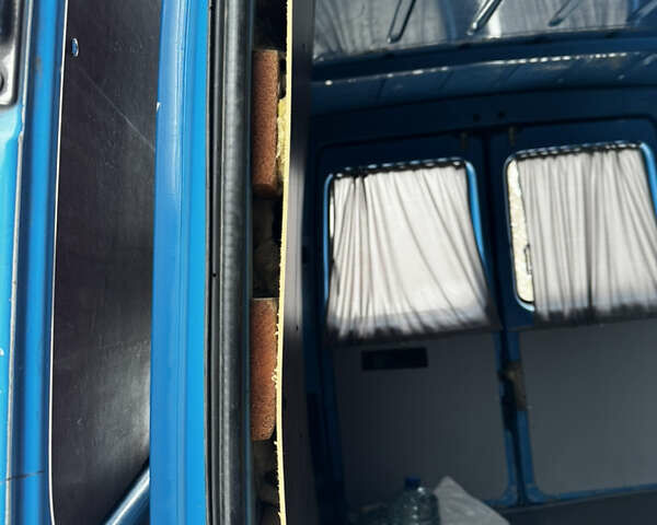 Синий Мерседес Sprinter, объемом двигателя 2.15 л и пробегом 314 тыс. км за 7200 $, фото 70 на Automoto.ua