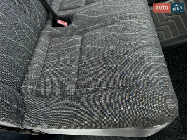 Синий Мерседес Sprinter, объемом двигателя 2.15 л и пробегом 314 тыс. км за 7200 $, фото 64 на Automoto.ua