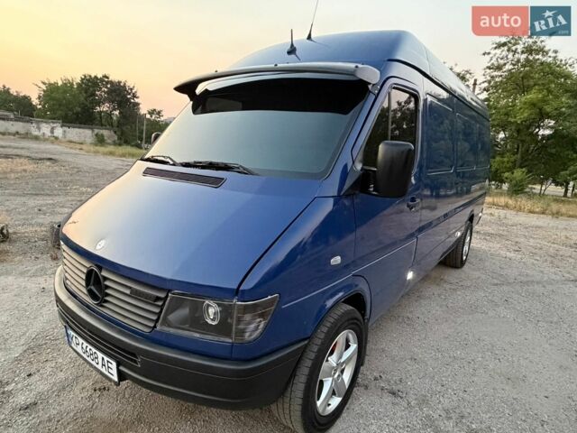 Синий Мерседес Sprinter, объемом двигателя 2.9 л и пробегом 718 тыс. км за 9000 $, фото 23 на Automoto.ua