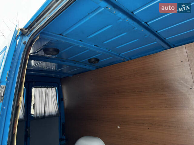 Синий Мерседес Sprinter, объемом двигателя 2.15 л и пробегом 314 тыс. км за 7200 $, фото 68 на Automoto.ua