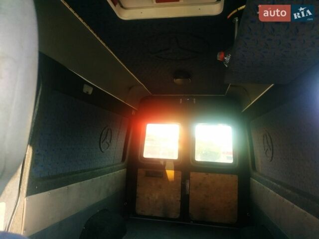 Синий Мерседес Sprinter, объемом двигателя 2.69 л и пробегом 620 тыс. км за 6500 $, фото 8 на Automoto.ua