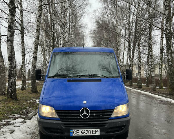 Синий Мерседес Sprinter, объемом двигателя 2.2 л и пробегом 375 тыс. км за 8500 $, фото 1 на Automoto.ua