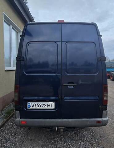 Синий Мерседес Sprinter, объемом двигателя 2.69 л и пробегом 360 тыс. км за 10000 $, фото 5 на Automoto.ua