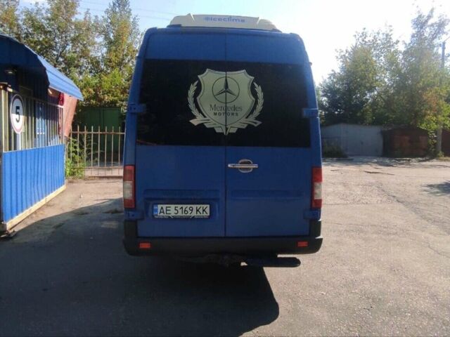 Синий Мерседес Sprinter, объемом двигателя 2.7 л и пробегом 700 тыс. км за 10500 $, фото 3 на Automoto.ua