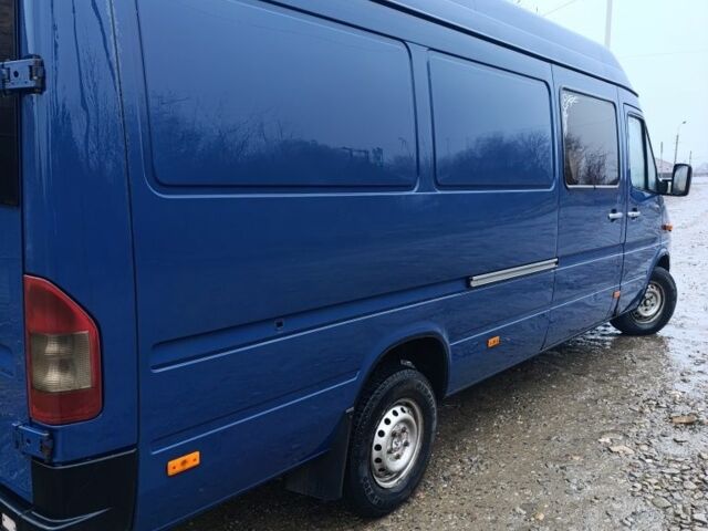 Синий Мерседес Sprinter, объемом двигателя 2.1 л и пробегом 450 тыс. км за 8000 $, фото 1 на Automoto.ua