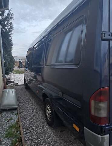 Синий Мерседес Sprinter, объемом двигателя 2.69 л и пробегом 360 тыс. км за 10000 $, фото 3 на Automoto.ua