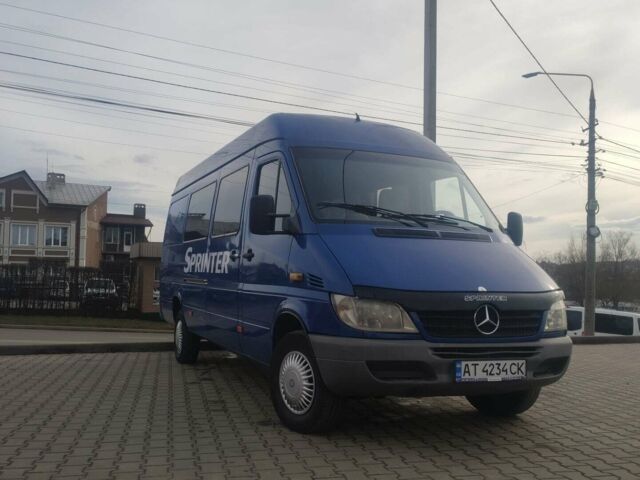 Синий Мерседес Sprinter, объемом двигателя 2.1 л и пробегом 250 тыс. км за 8800 $, фото 4 на Automoto.ua